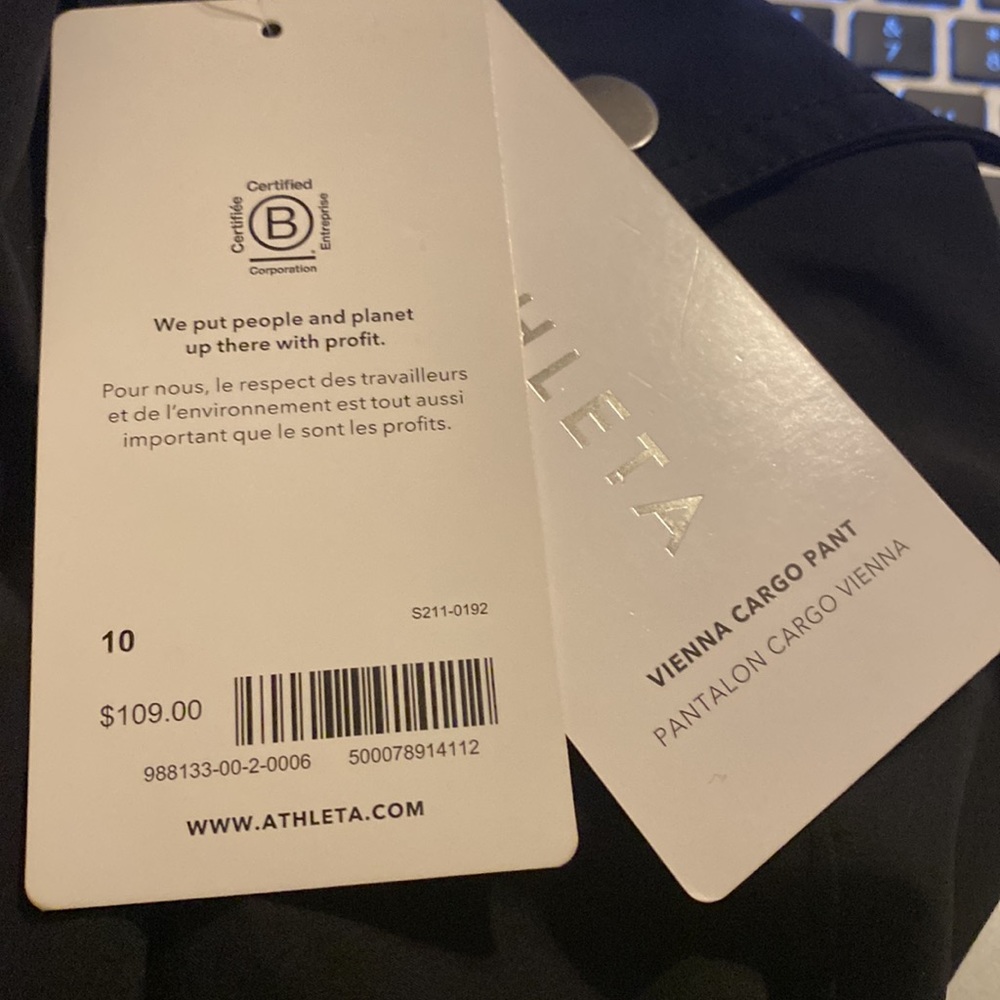 ATHLETA VIENNA CARGO PANT // Black - Picture 8 of 16